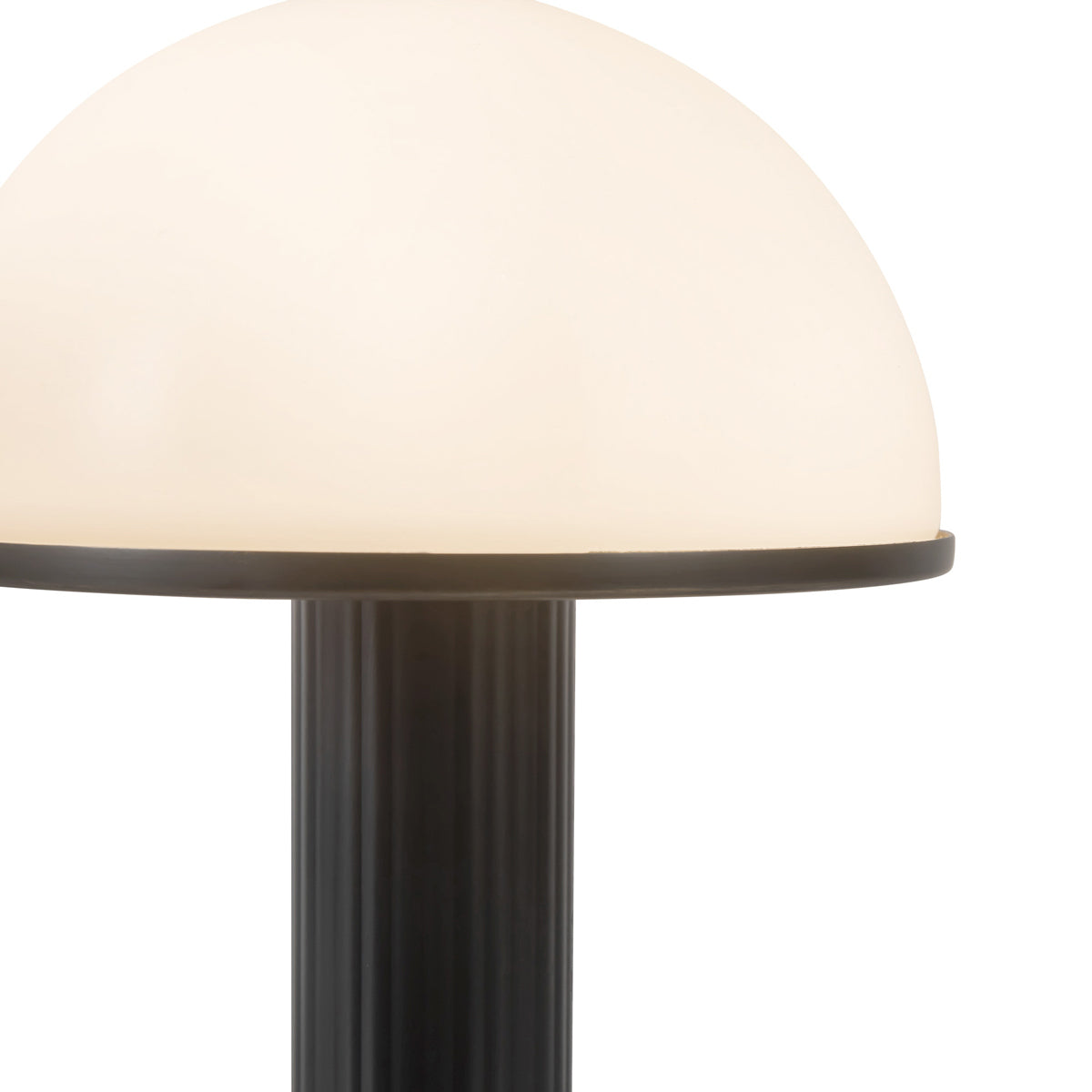 Vienna Round LED Rechargeable Table Lamp in Detail.