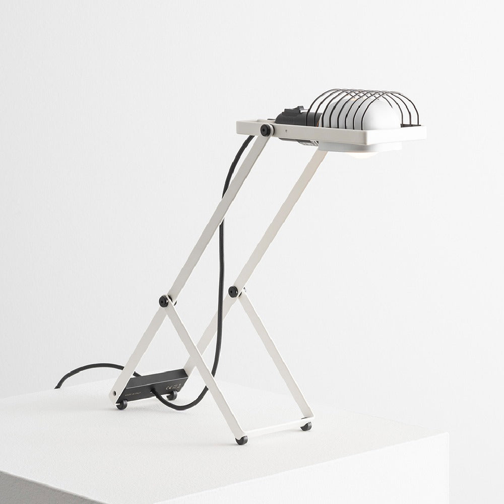 Sintesi Table Lamp in Detail.
