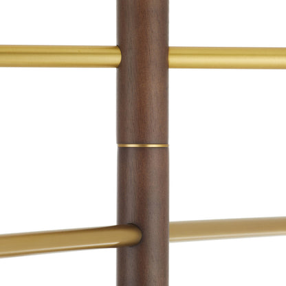 Hockless Chandelier in Detail.