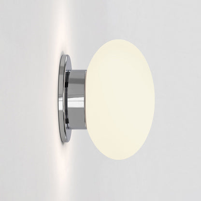 Zeppo Bath Wall Light in Detail.