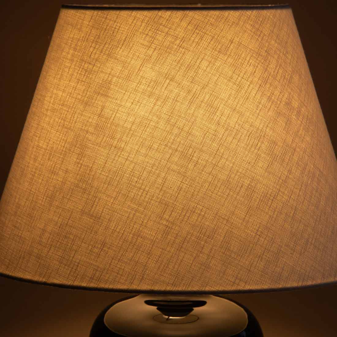 Torso Table Lamp in Detail.