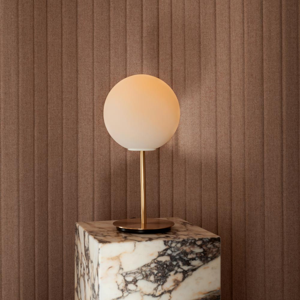 TR Table Lamp in Detail.