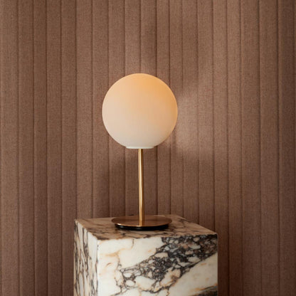 TR Table Lamp in Detail.