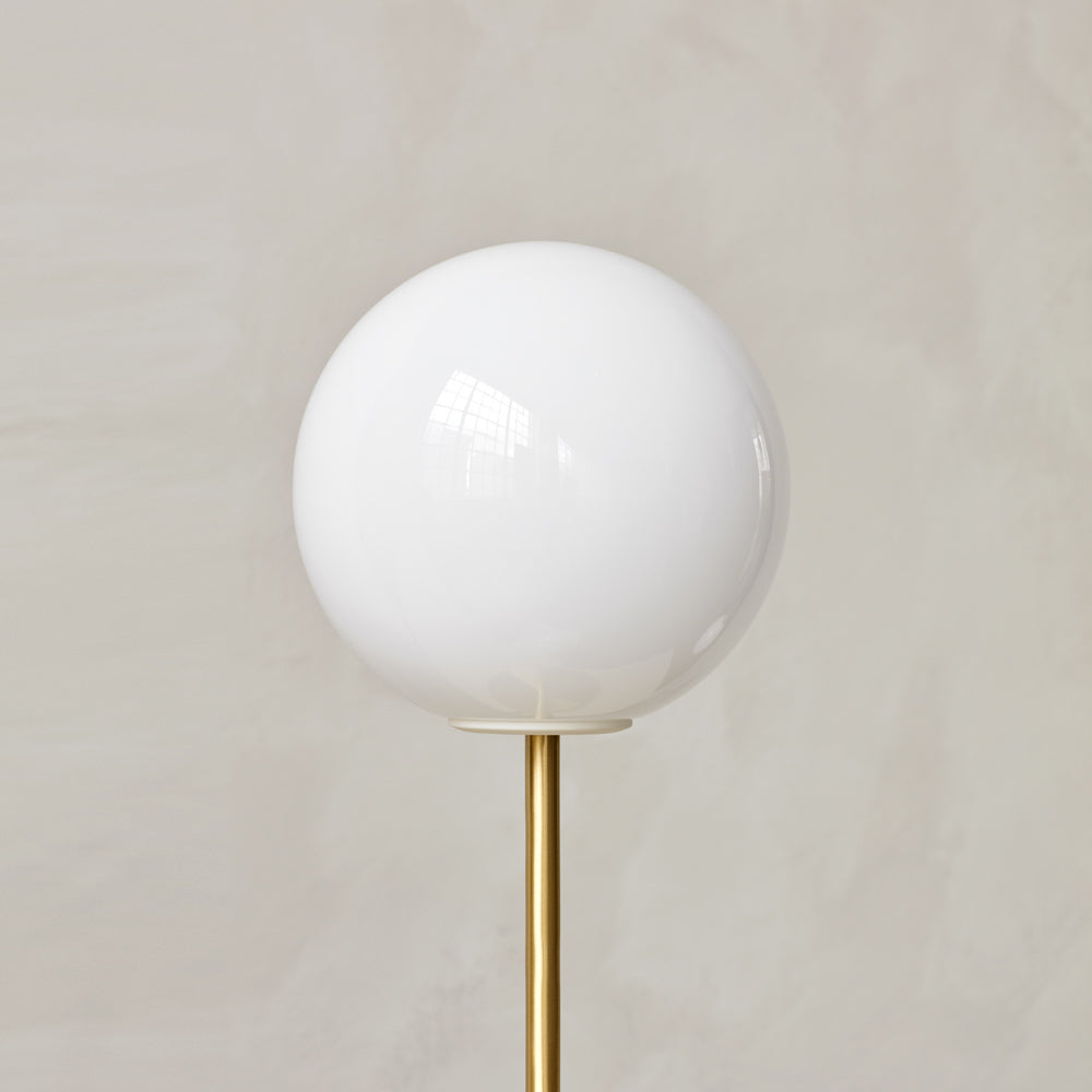 TR Table Lamp in Detail.