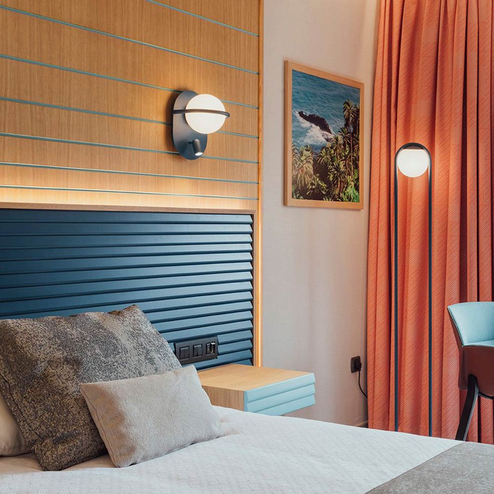 C_Ball W Wall Light in bedroom.