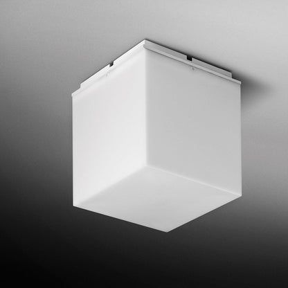 Q. Bo LED Ceiling / Wall Light in Detail.