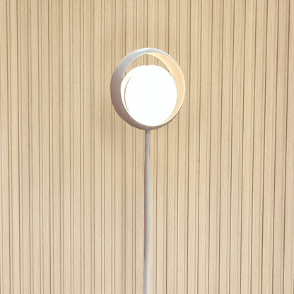 Ring Floor Lamp in Detail.