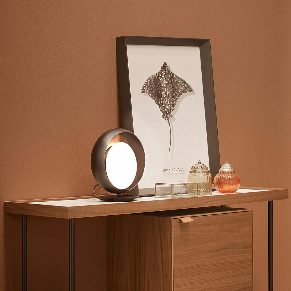 Ring Table Lamp in Detail.