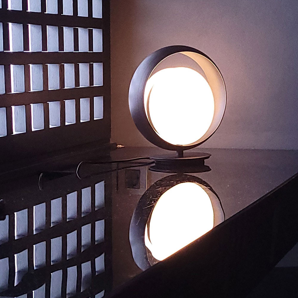 Ring Table Lamp in Detail.