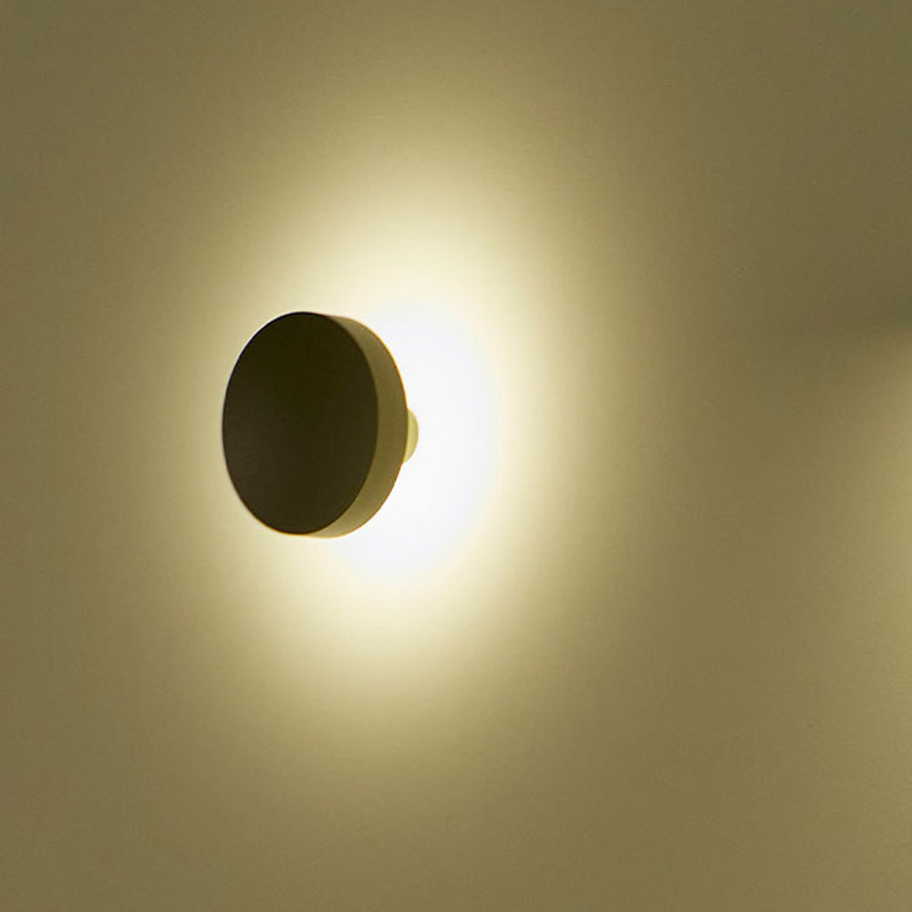 Soft Indirect Outdoor LED Wall Light in Detail.