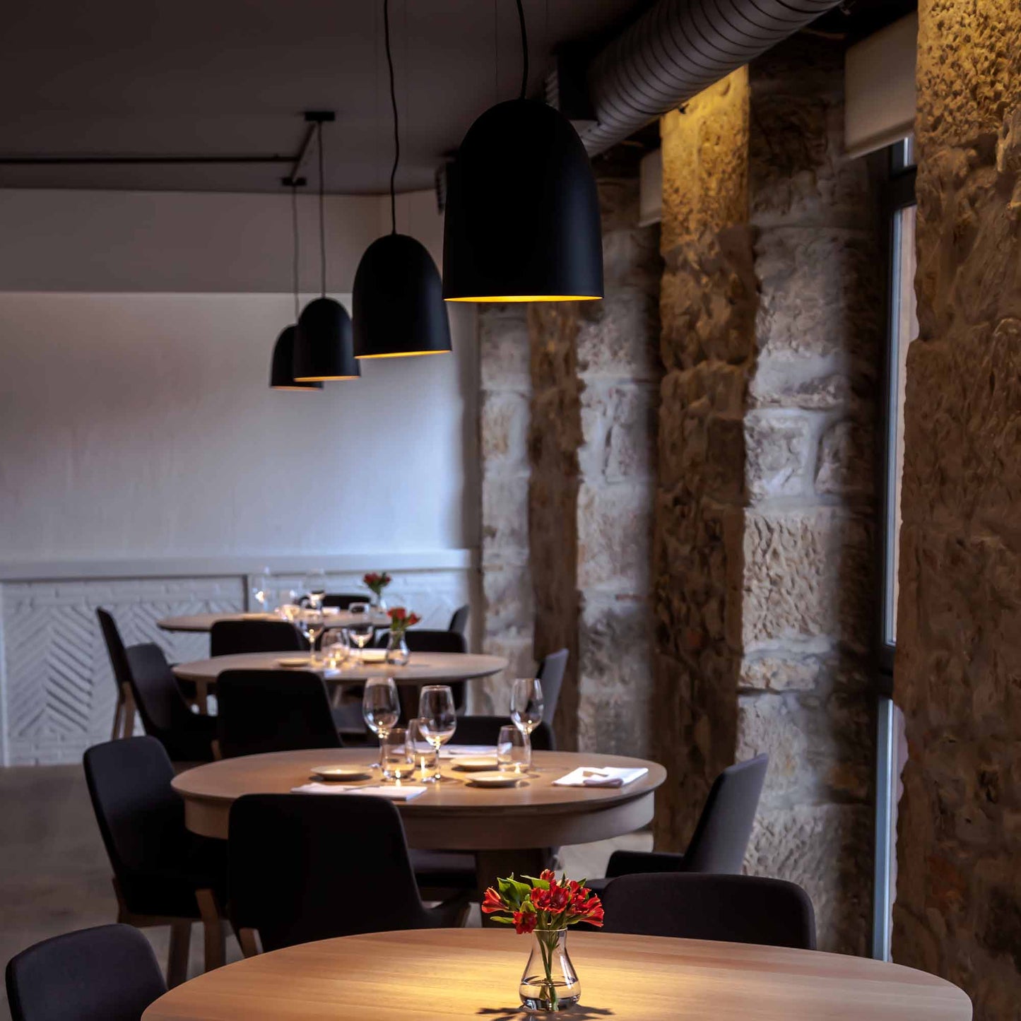 Speers S1 LED Pendant Light in restaurant.