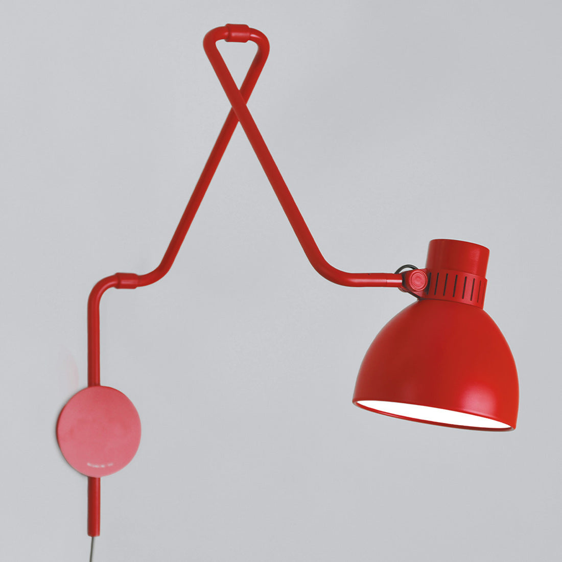 Blux System W40 Plug-In Wall Light in Detail.