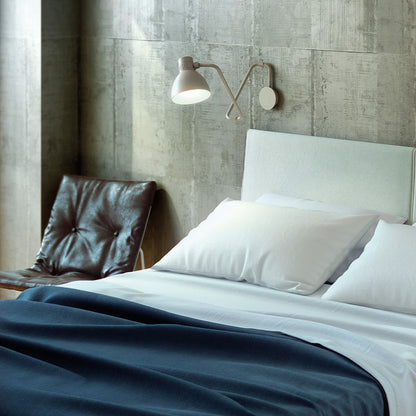 Blux System W40 Wall Light in bedroom.