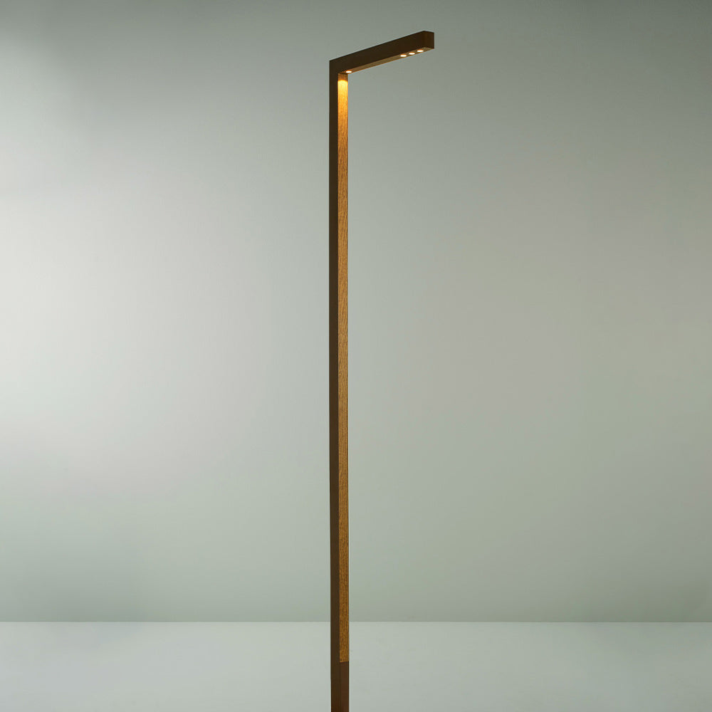 Zenthin Outdoor LED Floor Lamp in Deail.