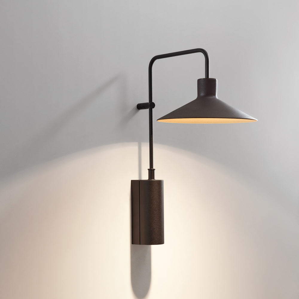 Platet Outdoor LED Wall Light in Detail.