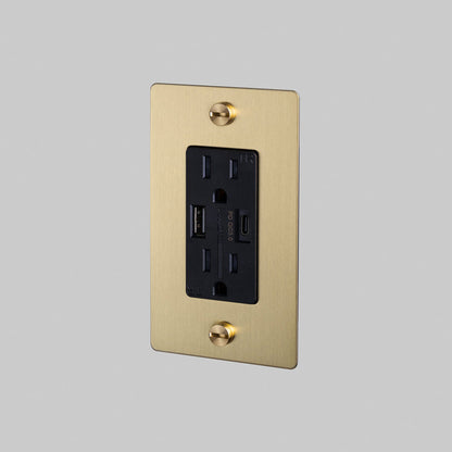 1G Combination Duplex Outlet with USB-A and USB-C Ports in Detail.