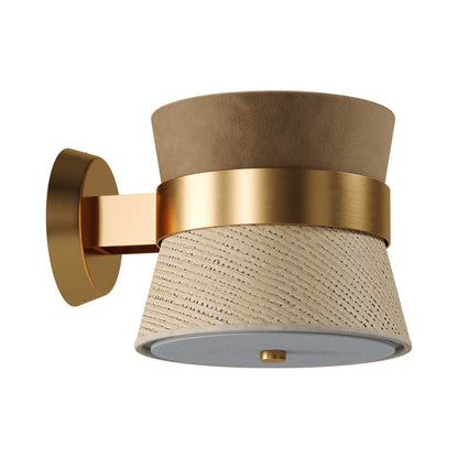 Caramelo Wall Light in Saguran.