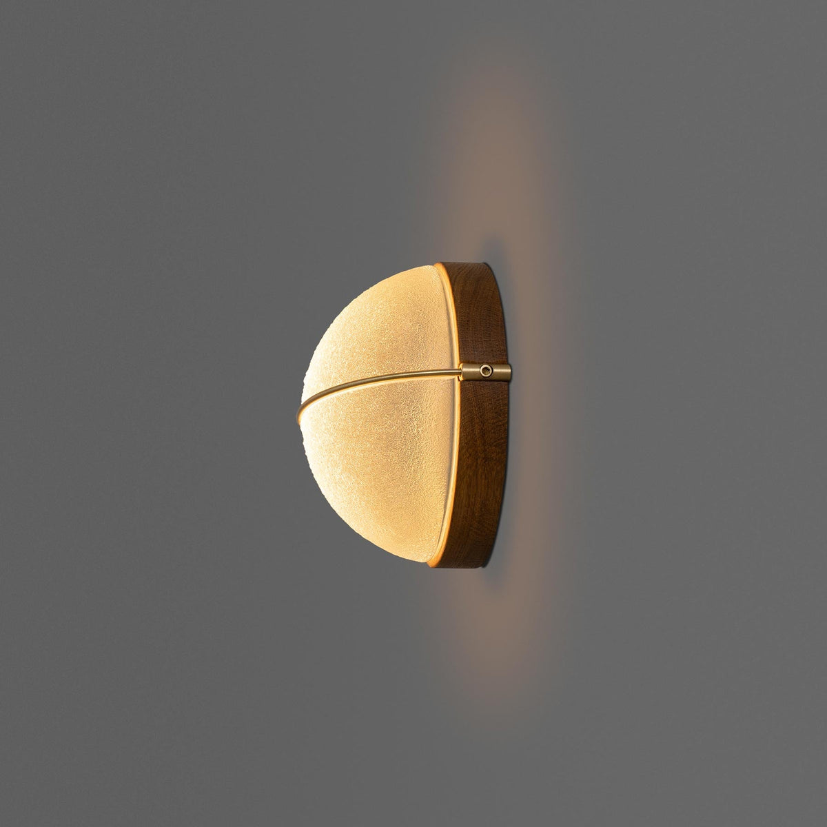 Sona Wall Light in Detail.