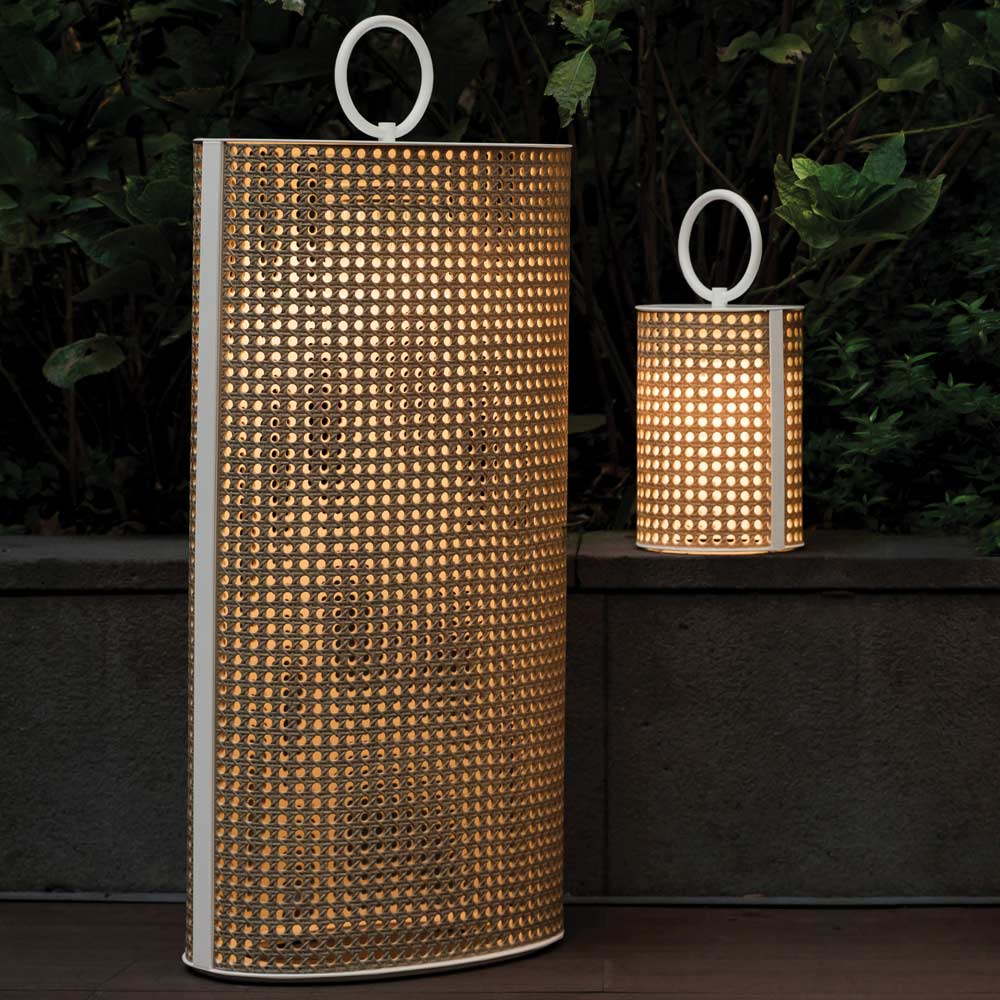 Clara Outdoor LED Floor Lamp in Detail.