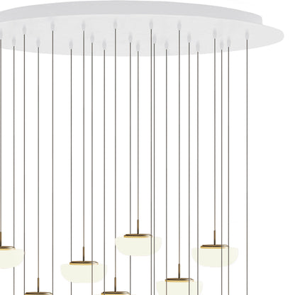 Kiki Round Cluster Accessory in Detail.