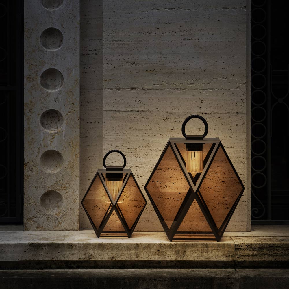 Muse Outdoor LED Rechargeable Floor Lamp in Detail.