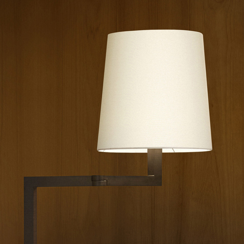 Tonda Desk Lamp in Detail.
