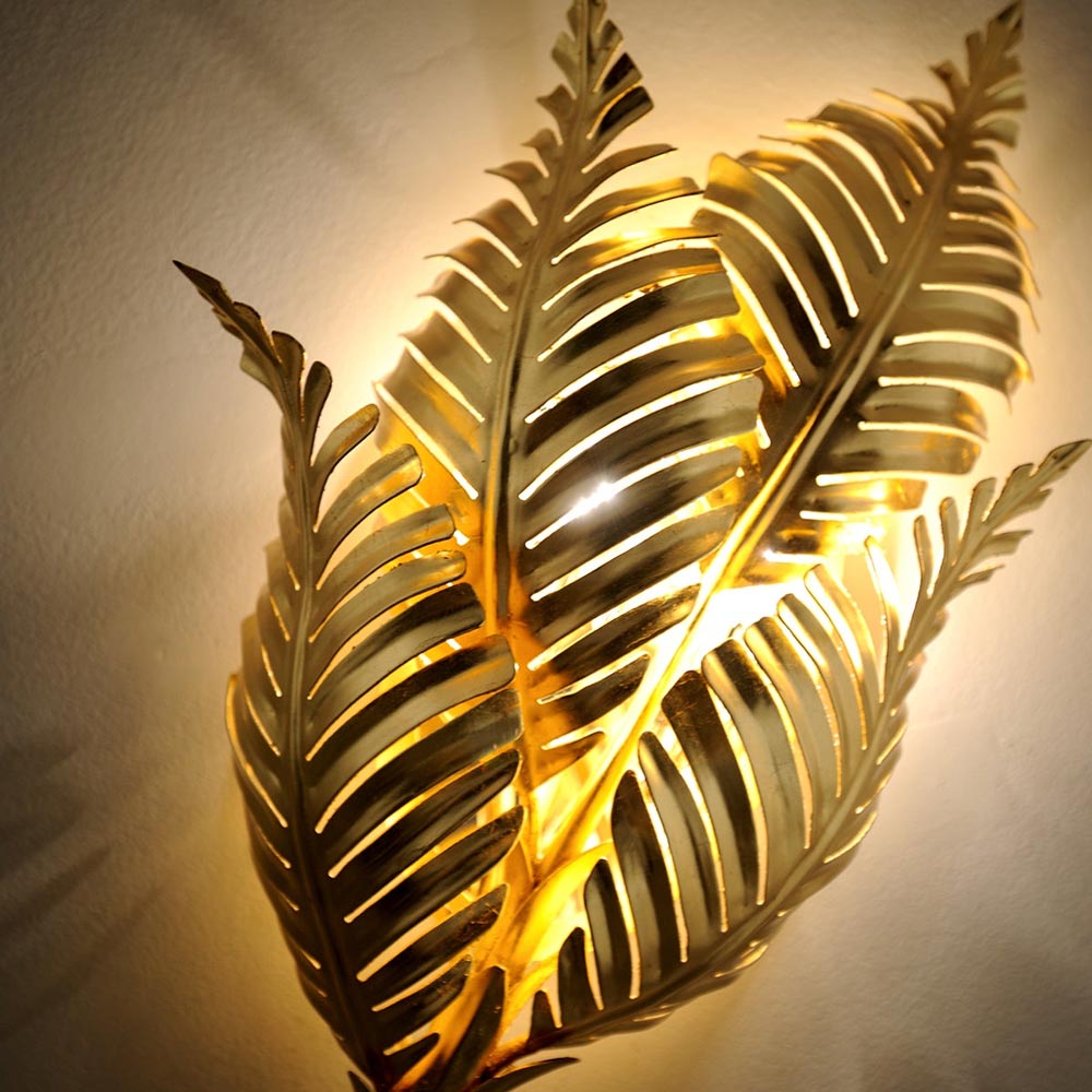 Tropicale Wall Light in Detail.