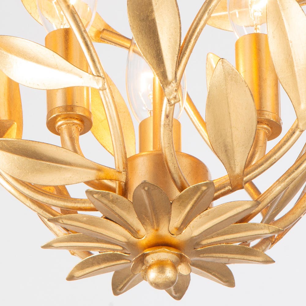 Broche 565 Chandelier in Detail.