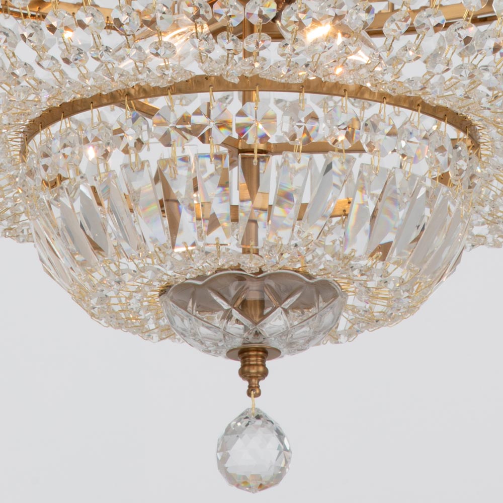 Roslyn Chandelier in Detail.