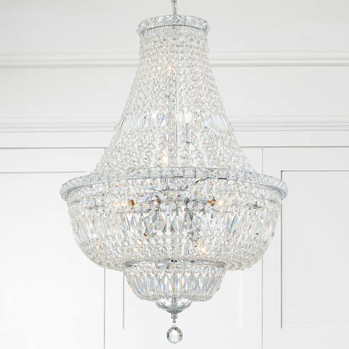 Roslyn Chandelier in Detail.