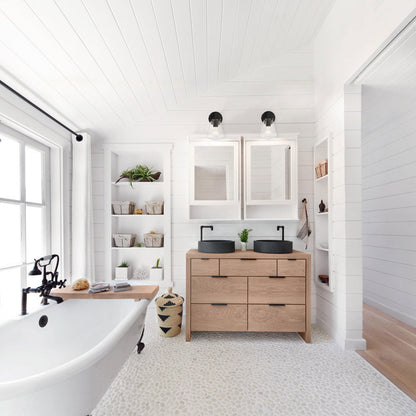 Voss Bath Wall Light in bathroom.