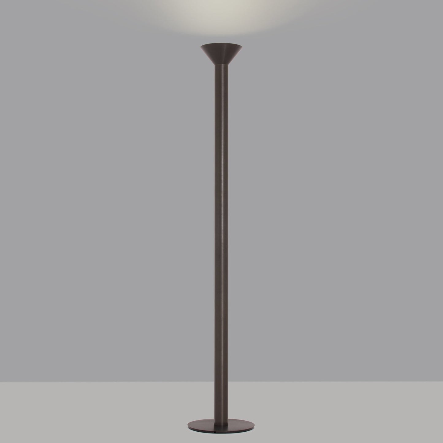 Torres Floor Lamp in Detail.