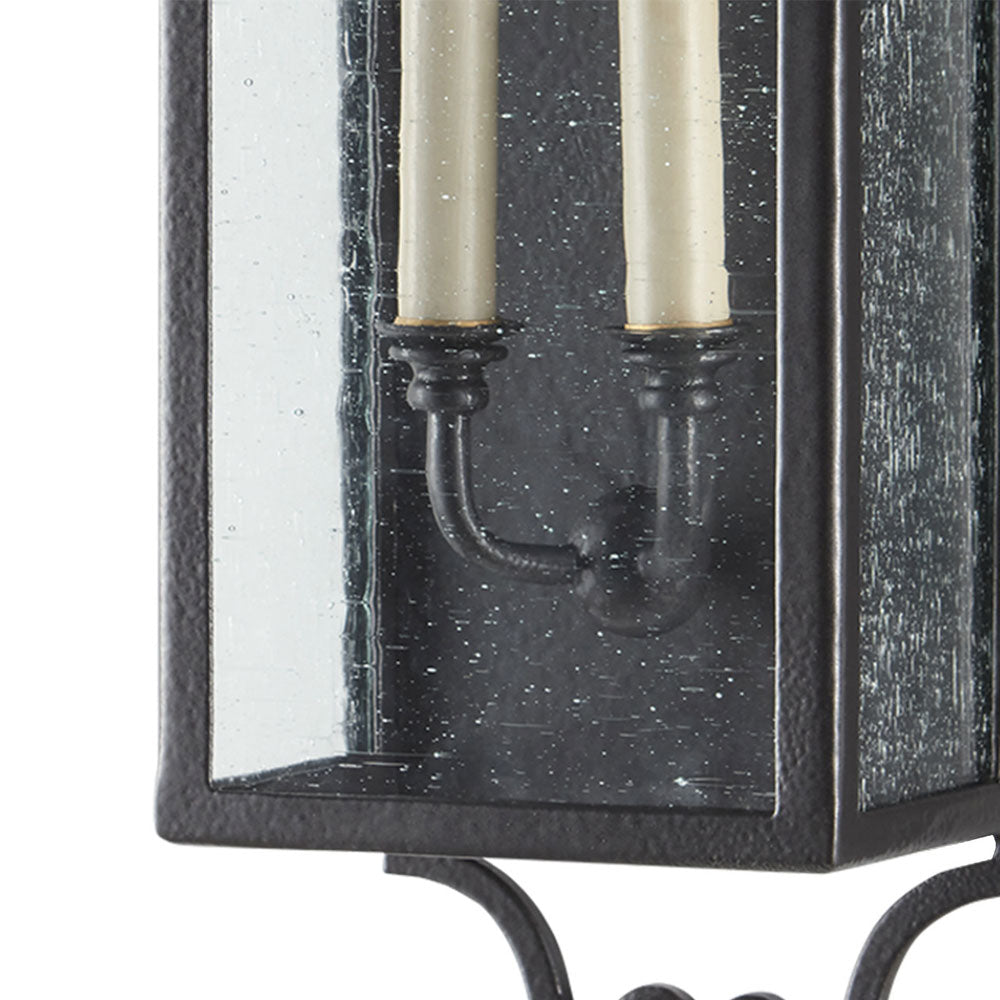 Giatti Outdoor Wall Light in Detail.