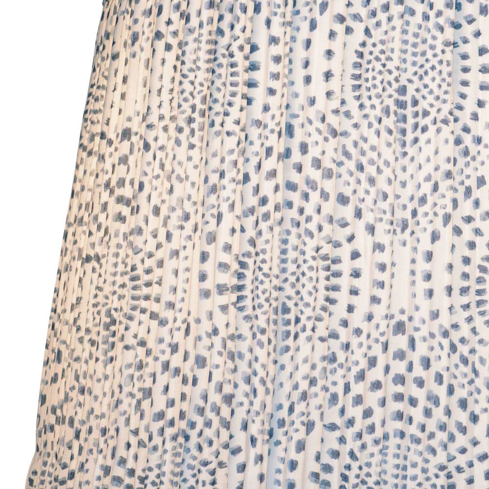Lenore Shade in Detail.
