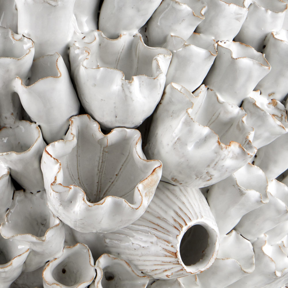 Manitapi Table Lamp in Detail.