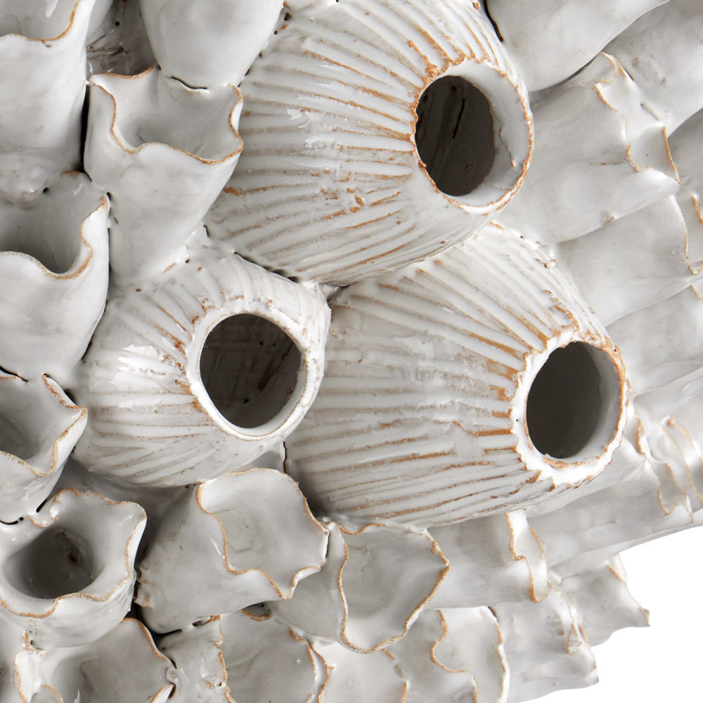 Manitapi Table Lamp in Detail.