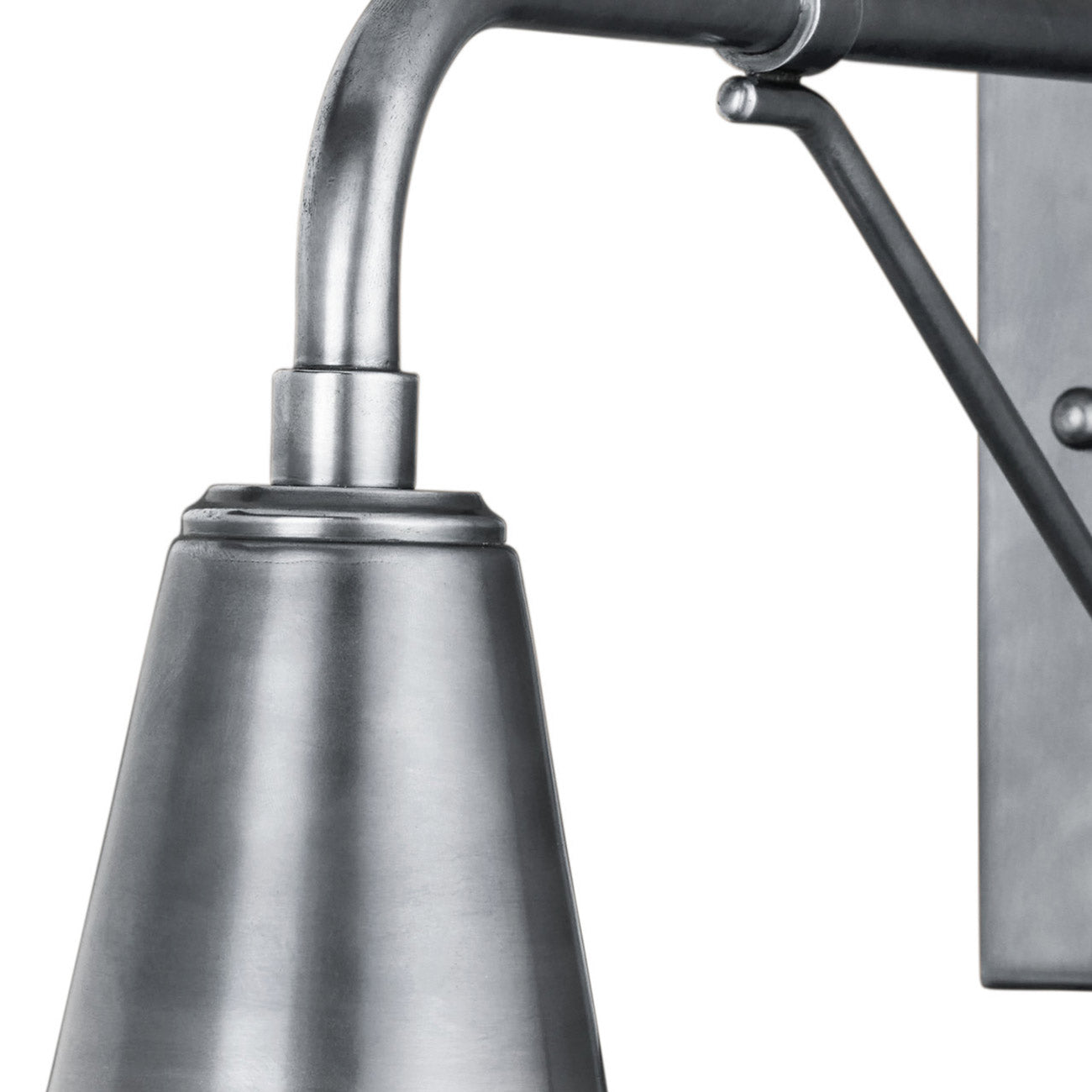 Mariner Outdoor Wall Light in Detail.