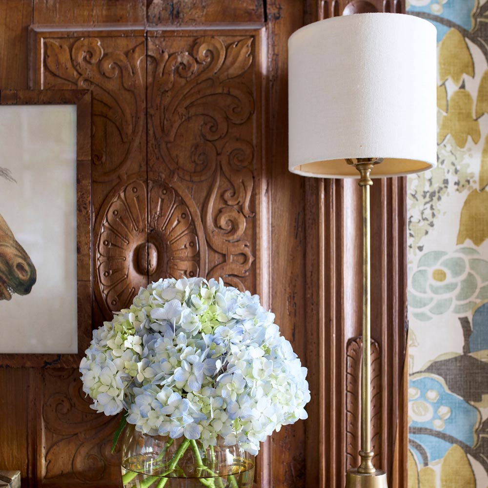 Messenger Table Lamp in Detail.