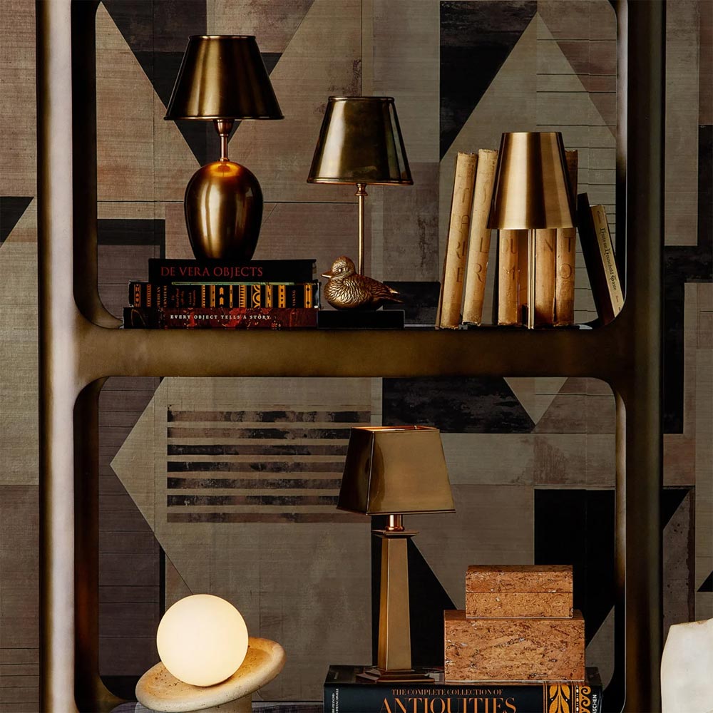 Migratory LED Rechargeable Table Lamp in Detail.