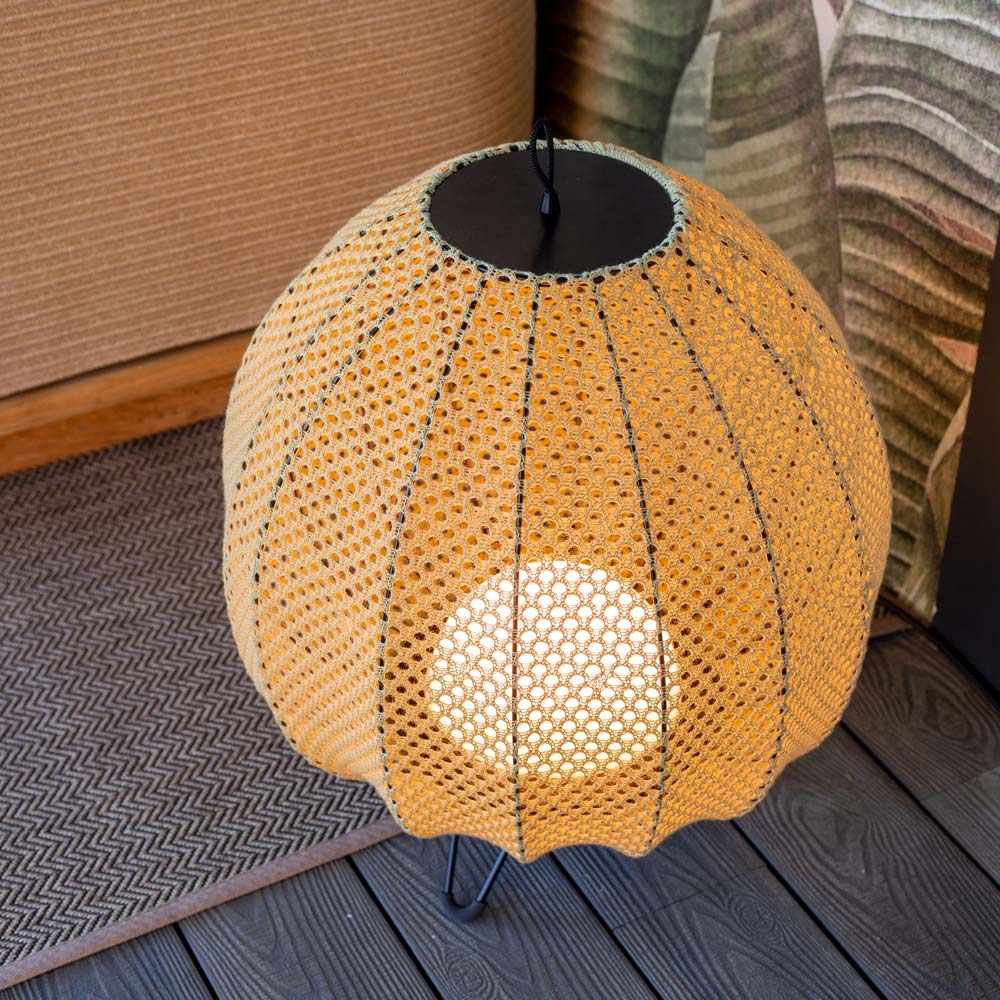 Cala Outdoor LED Floor Lamp in Detail.
