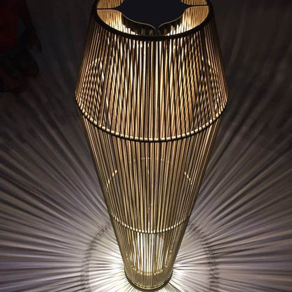 Koord Outdoor LED Floor Lamp in Detail.