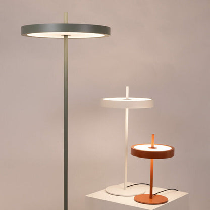 Spin LED Floor Lamp in Detail.