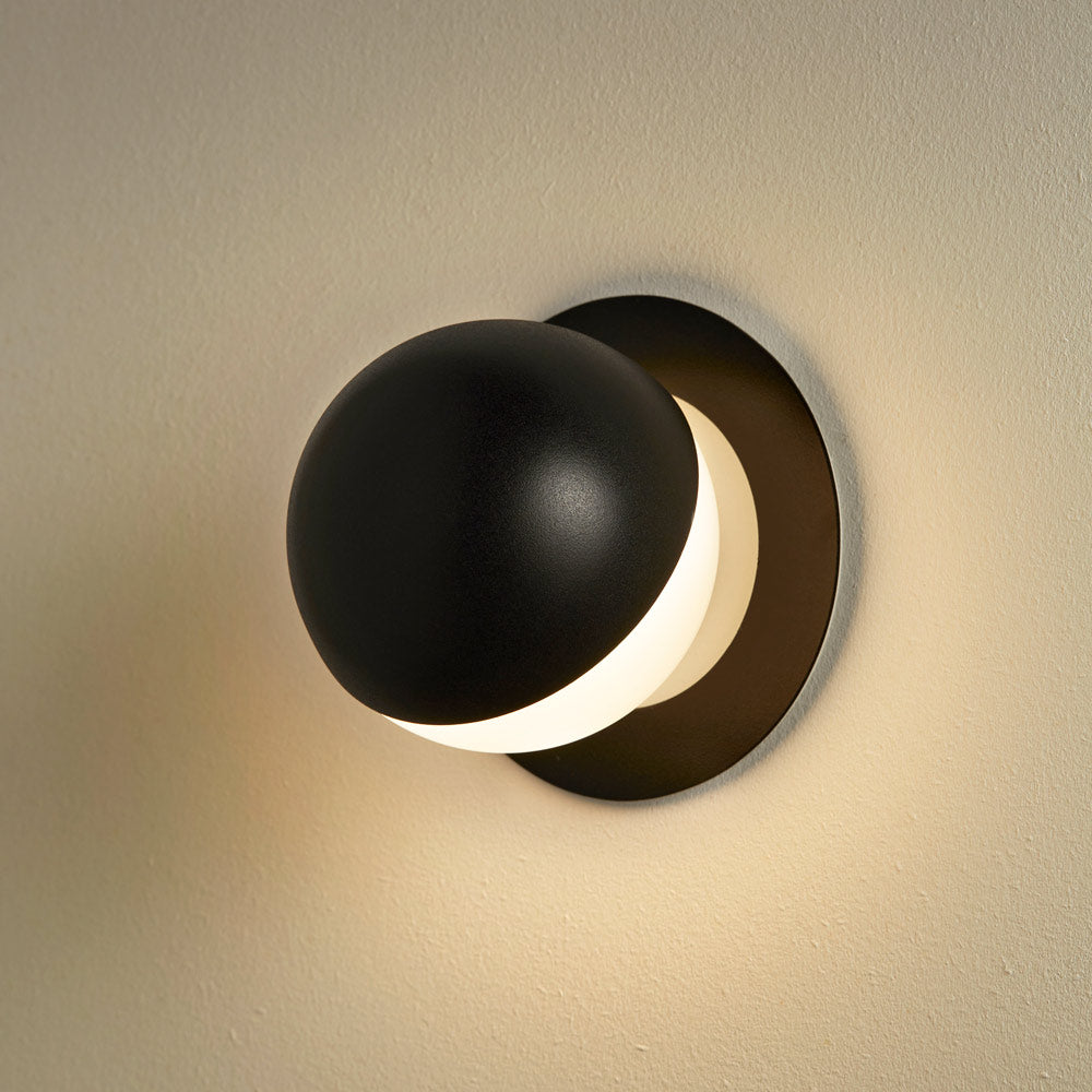 Alfi 3740A1R Recessed Wall Light in Detail.