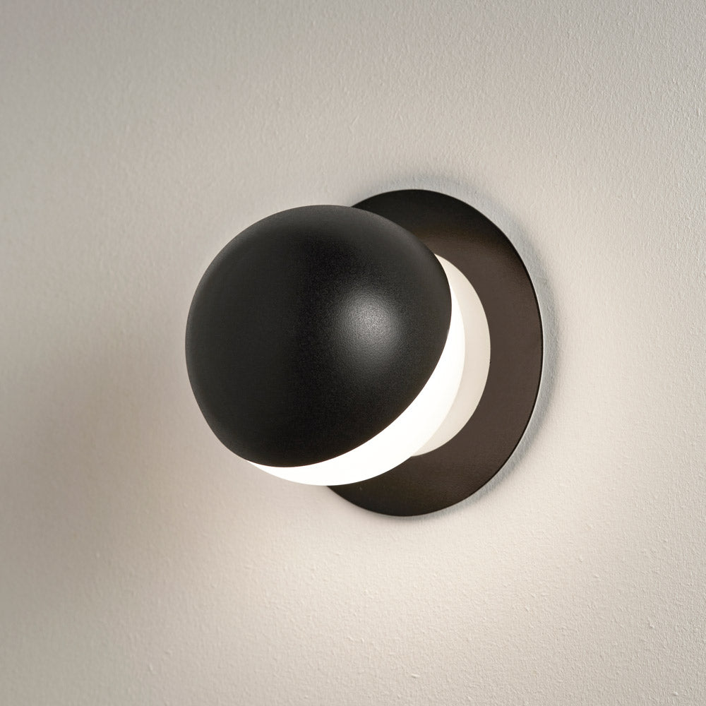 Alfi 3740A1R Recessed Wall Light in Detail.