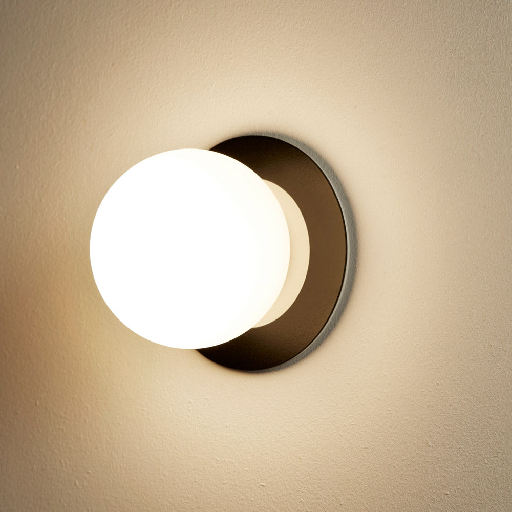 Alfi 3740AR Recessed Wall Light in Detail.