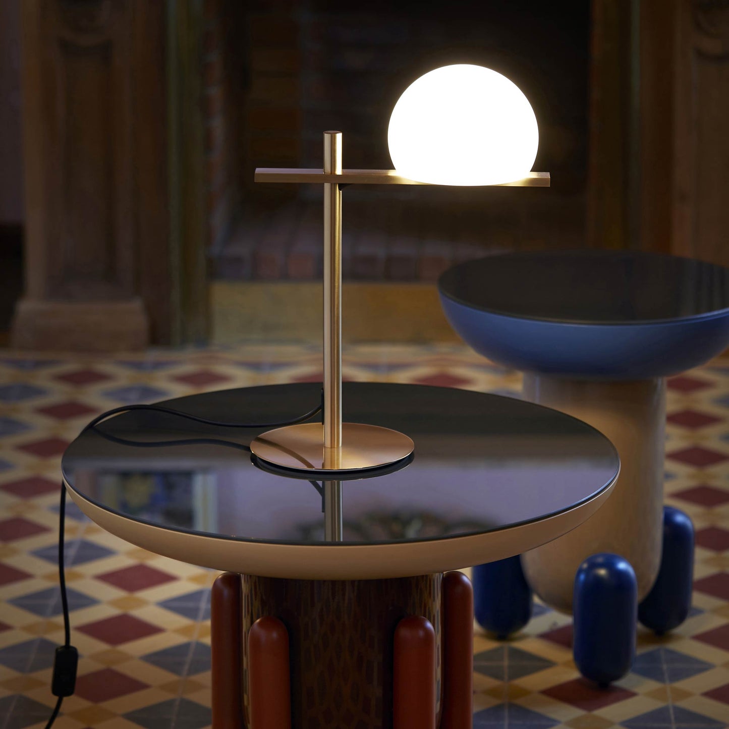 Circ Table Lamp in Detail.