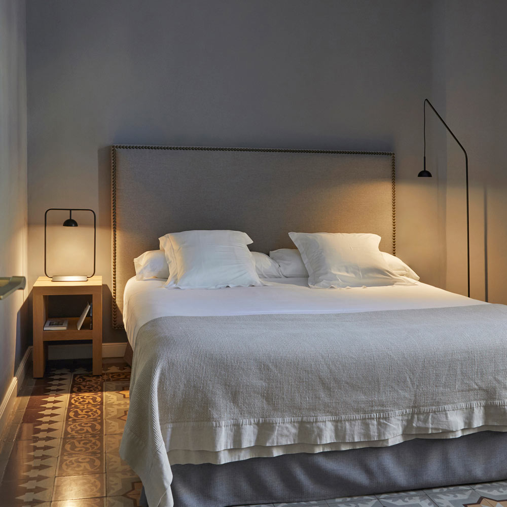 Cupolina LED Table Lamp in bedroom.