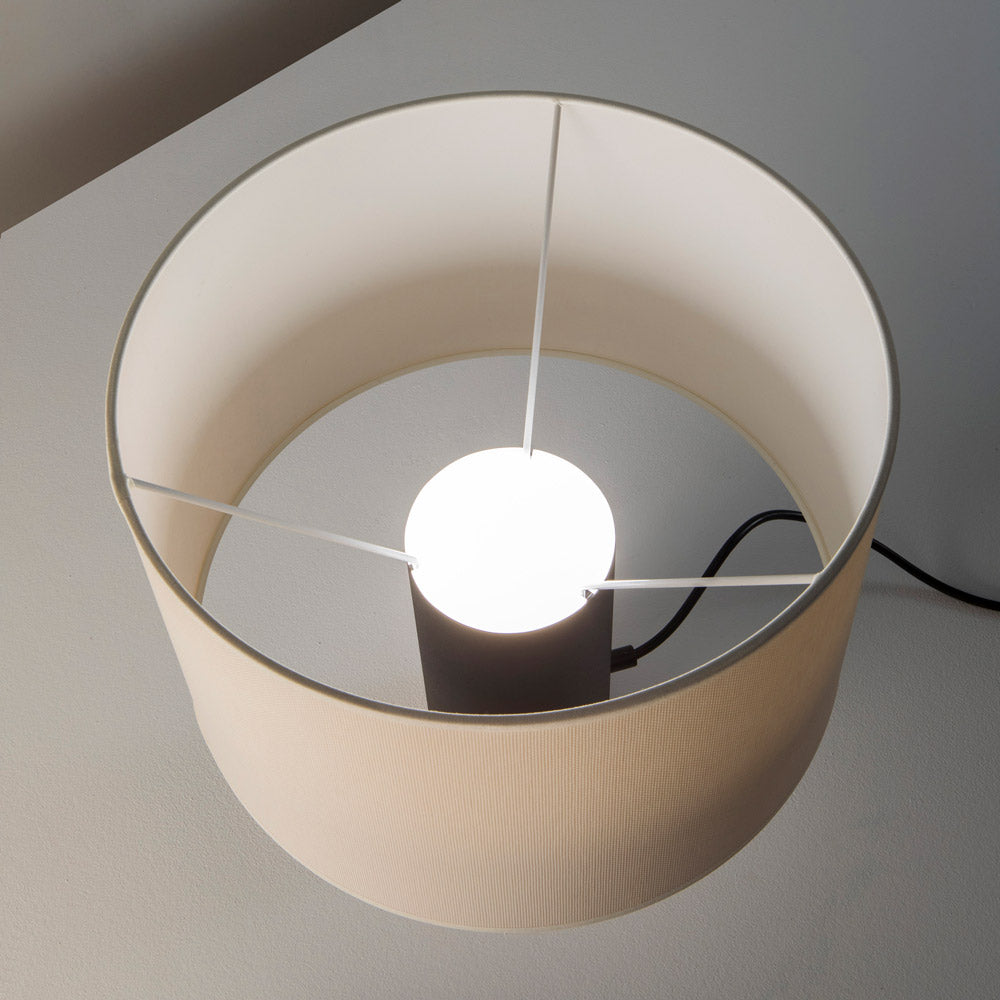 Cyls 3906P Table Lamp in Detail.