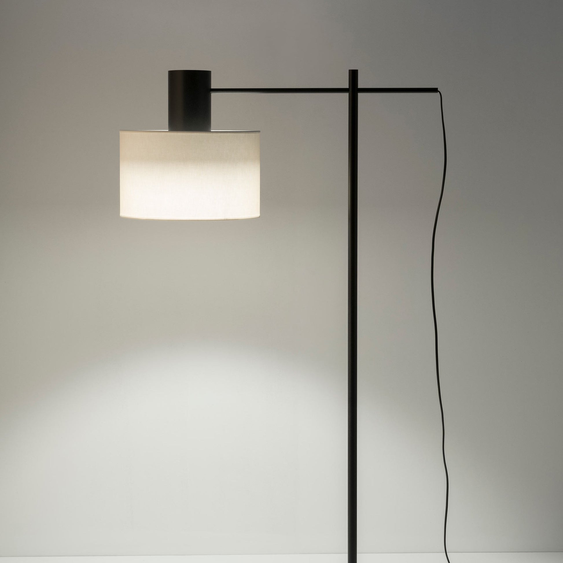 Cyls Floor Lamp in Detail.