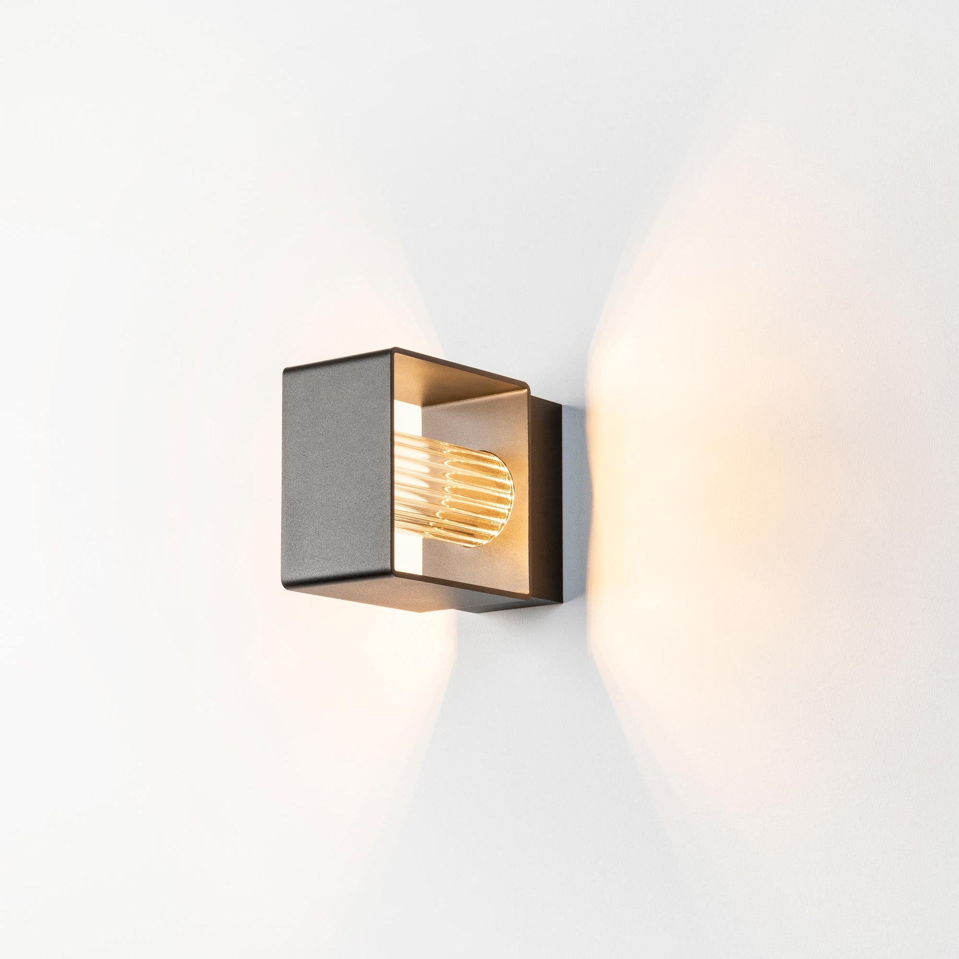 Frame LED Wall Light in Detail.